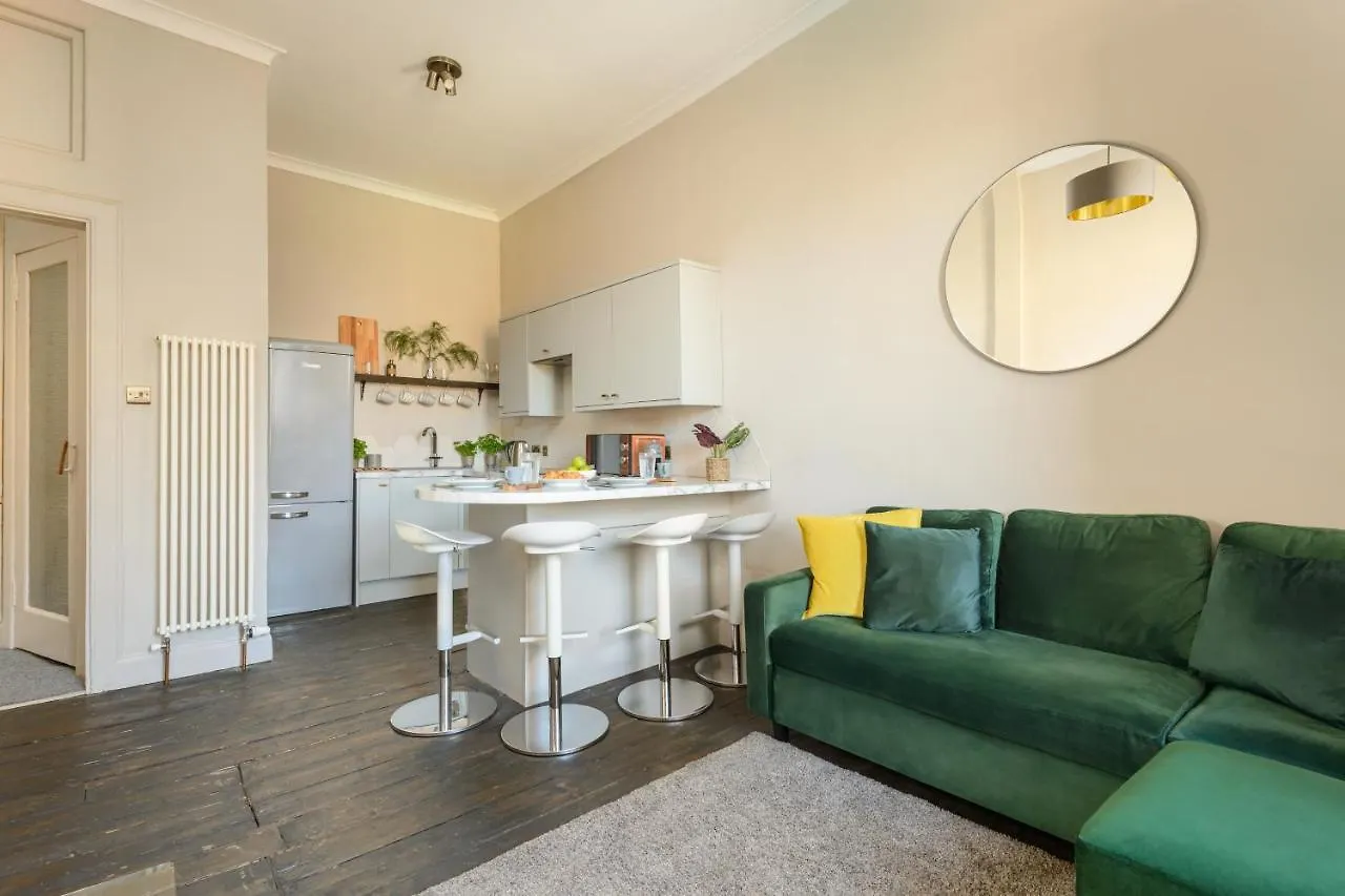 Spacious 2Br Leith Apartment Edinburgh 0*,  Egyesült Királyság