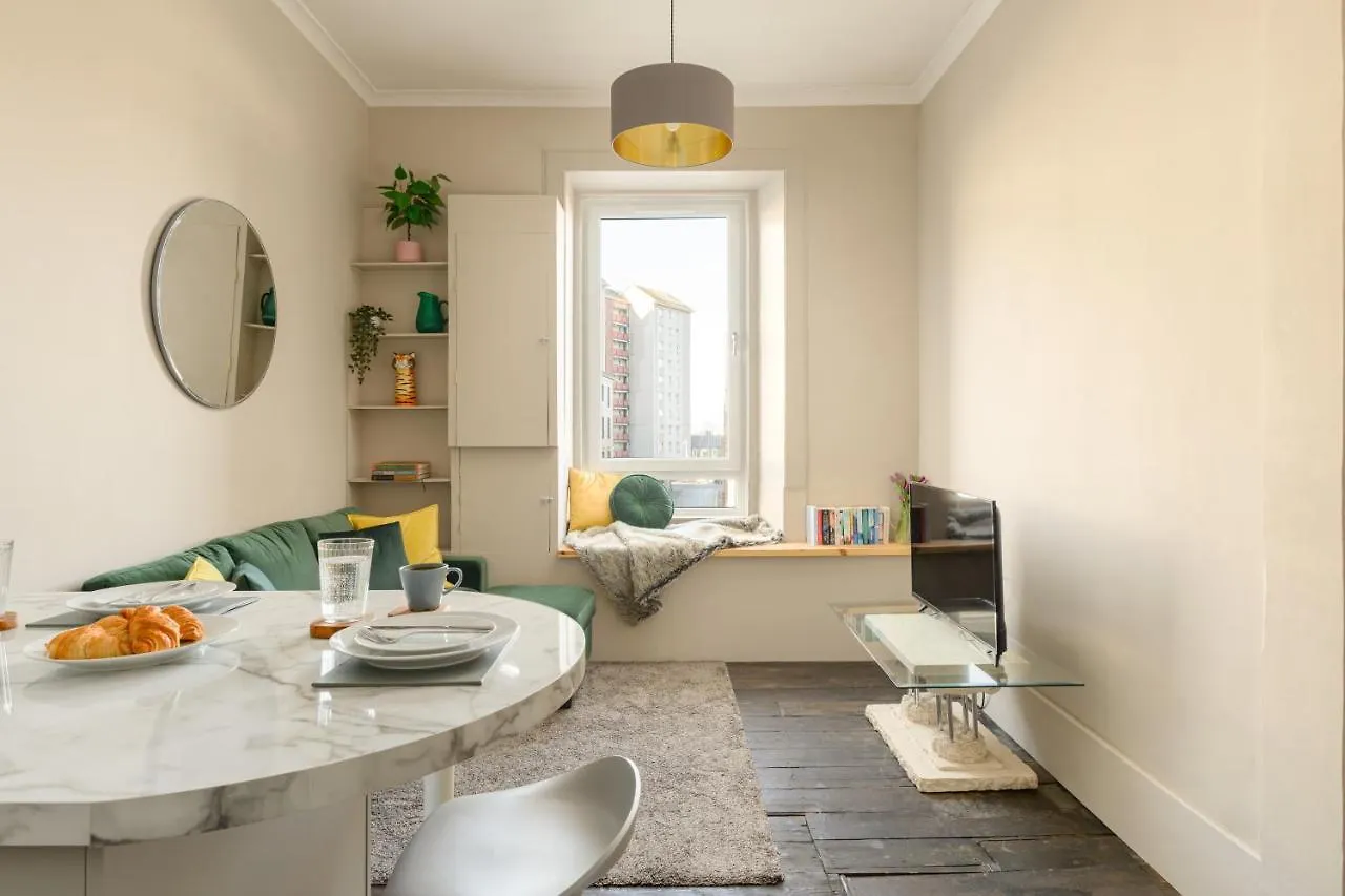 Spacious 2Br Leith Apartment Edinburgh